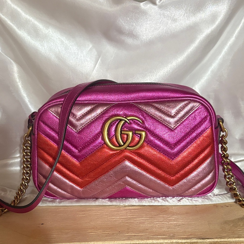 Gucci Metallic Chevron Shoulder Crossbody in Pink and Red